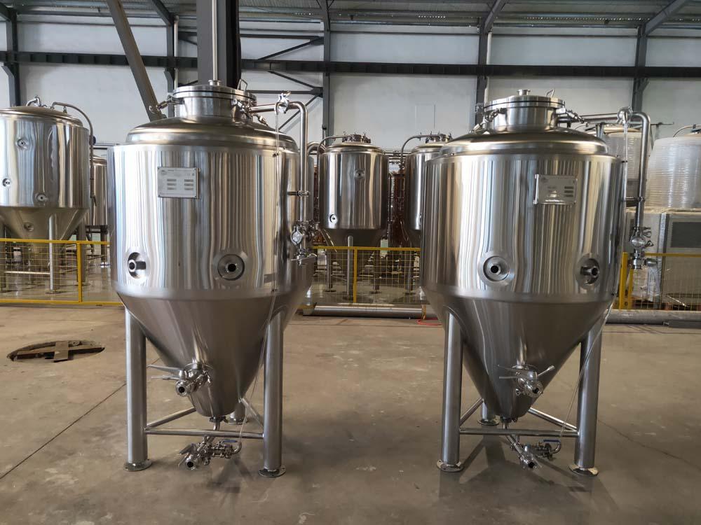 400L Jacketed conical fermenter